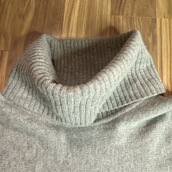 LL Bean Sweater Womens Wool Grey Turtleneck Short Sleeve Poncho Merino Wool XS-S - Picture 3 of 15